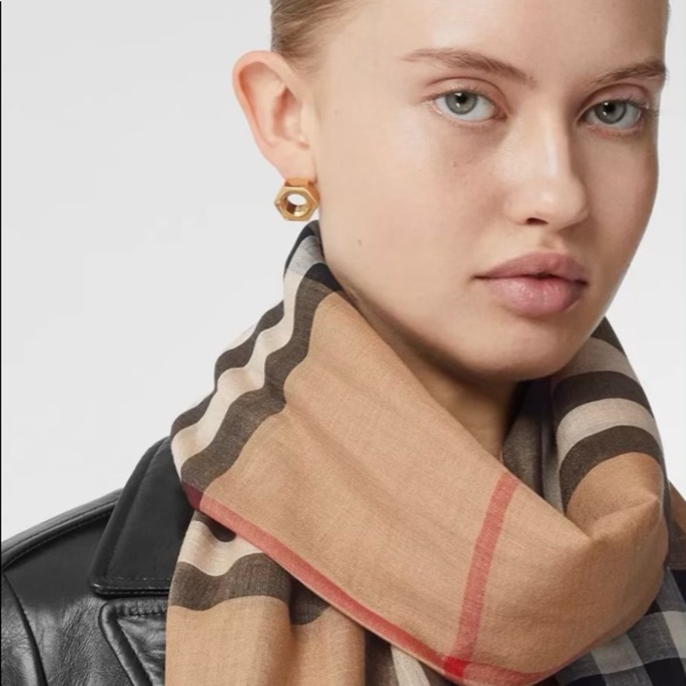Burberry scarf